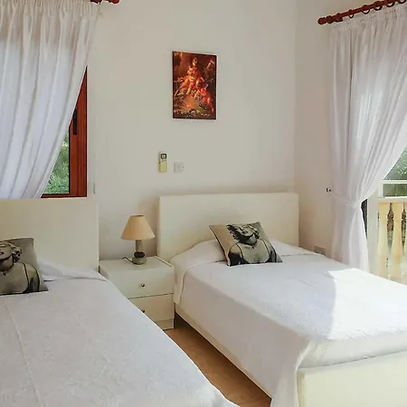 Julios * Coral Bay