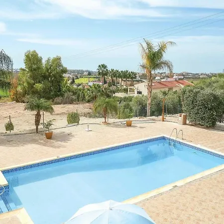 Julios Coral Bay
